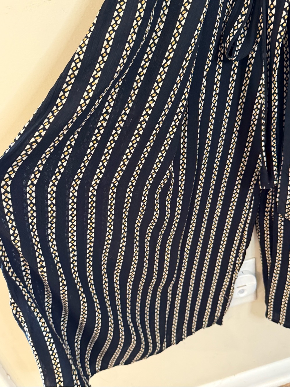 Billabong boho chic black geometric striped crop wide leg jumpsuit M - Picture 2 of 14